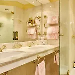 Отель Thermenwelt Pulverer Бад Кляйнкирххайм