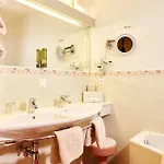 Thermenwelt Pulverer Бад Кляйнкирххайм