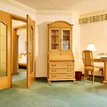 Отель Thermenwelt Pulverer 5*