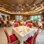 Hotel Thermenwelt Pulverer 5*