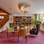 Hotel Thermenwelt Pulverer