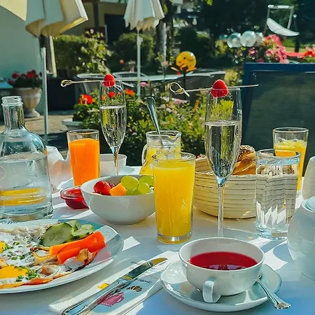 Hotel Thermenwelt Pulverer 5*