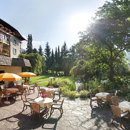 普尔沃尔温泉酒店 5*