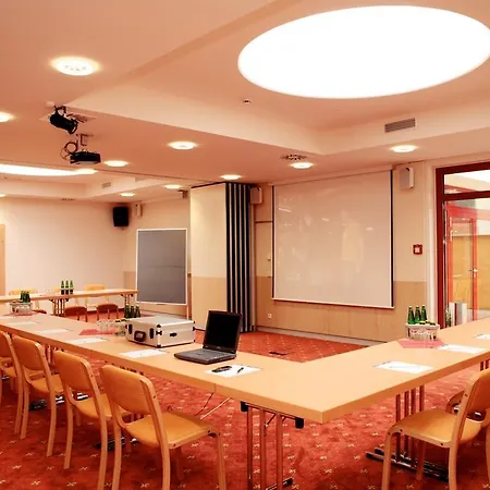 普尔沃尔温泉酒店 酒店 巴德小基希海姆