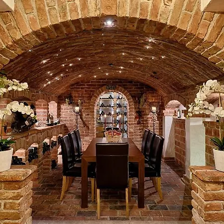 普尔沃尔温泉酒店 5*