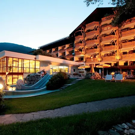 Отель Thermenwelt Pulverer 5*
